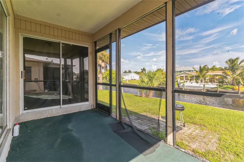 For Sale: $350,000 (4 beds, 0 baths, 1948 Square Feet)