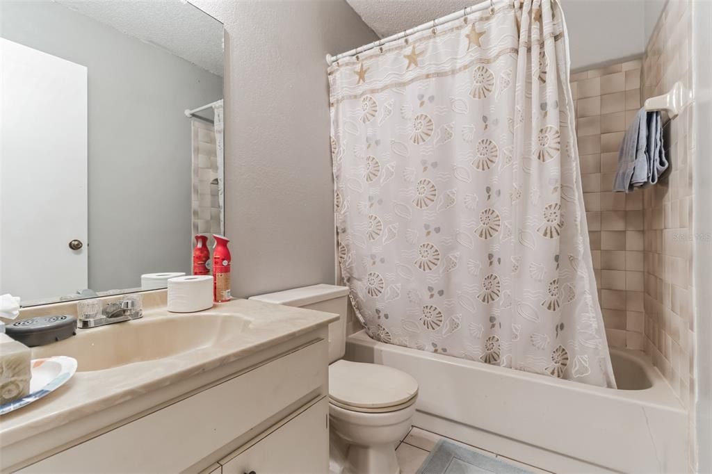 For Sale: $350,000 (4 beds, 0 baths, 1948 Square Feet)