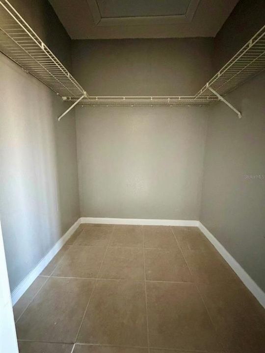 For Sale: $350,000 (4 beds, 0 baths, 1948 Square Feet)