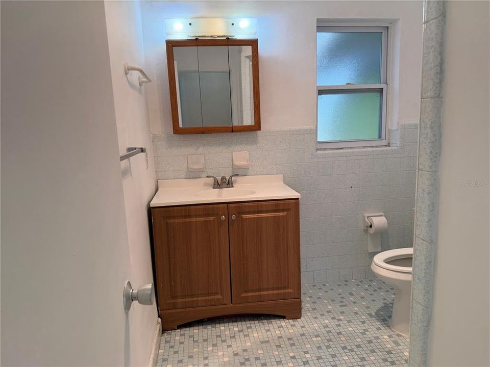 For Sale: $220,000 (3 beds, 1 baths, 1175 Square Feet)