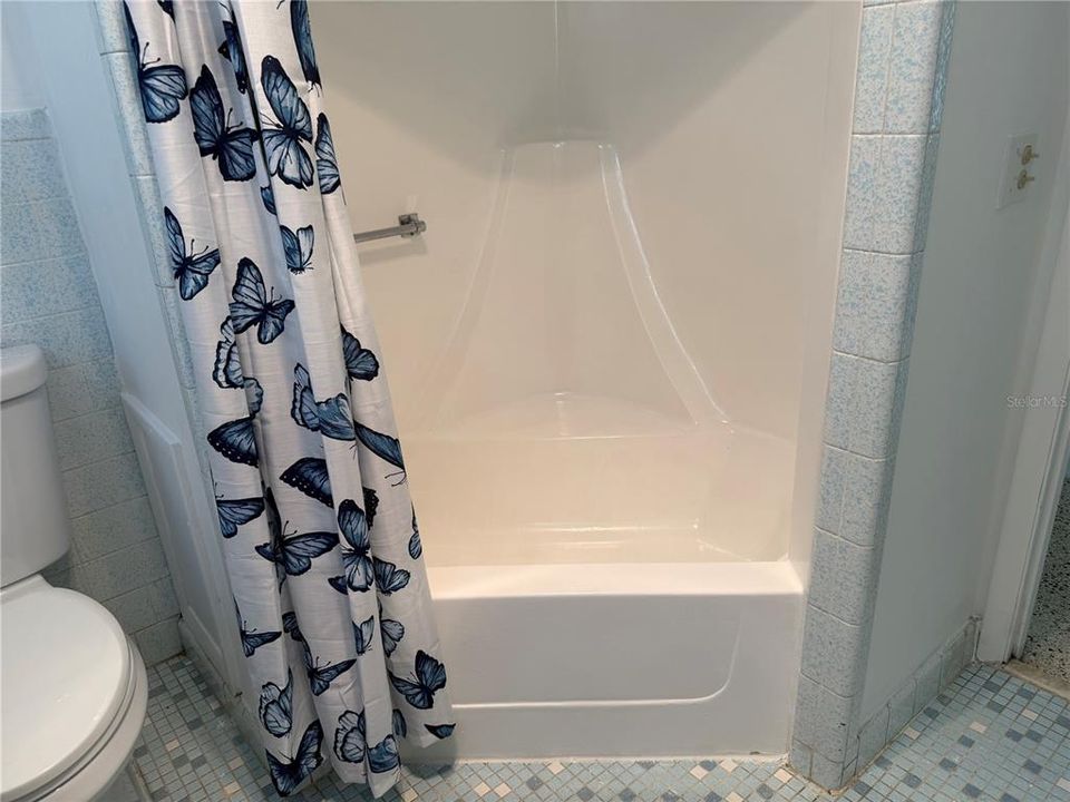 For Sale: $220,000 (3 beds, 1 baths, 1175 Square Feet)