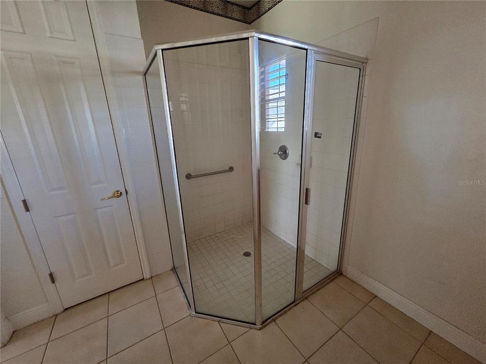 Active With Contract: $206,600 (2 beds, 2 baths, 1548 Square Feet)
