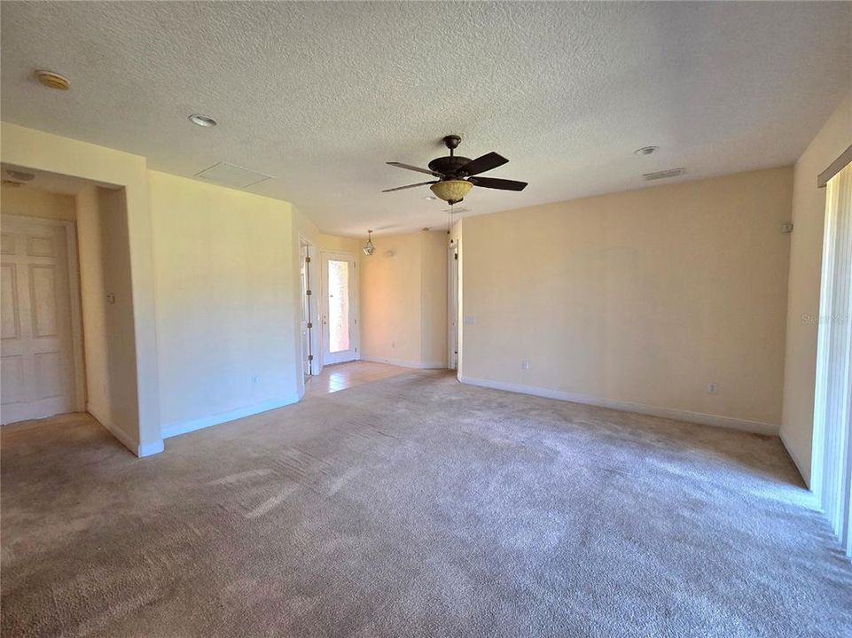 Active With Contract: $206,600 (2 beds, 2 baths, 1548 Square Feet)