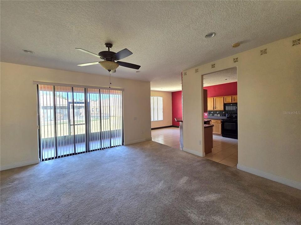 Active With Contract: $206,600 (2 beds, 2 baths, 1548 Square Feet)