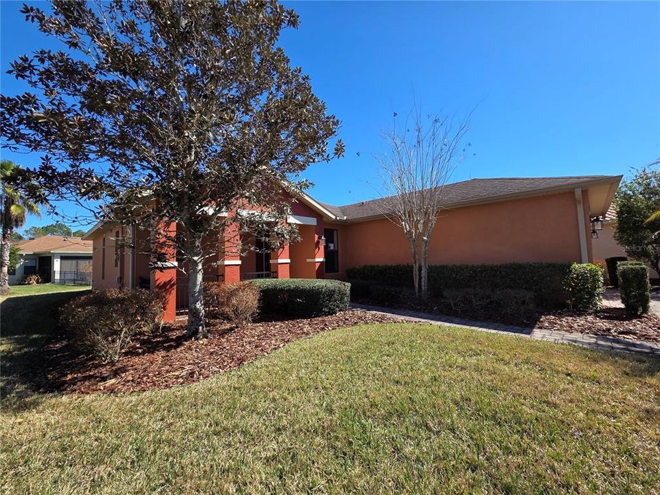Active With Contract: $206,600 (2 beds, 2 baths, 1548 Square Feet)