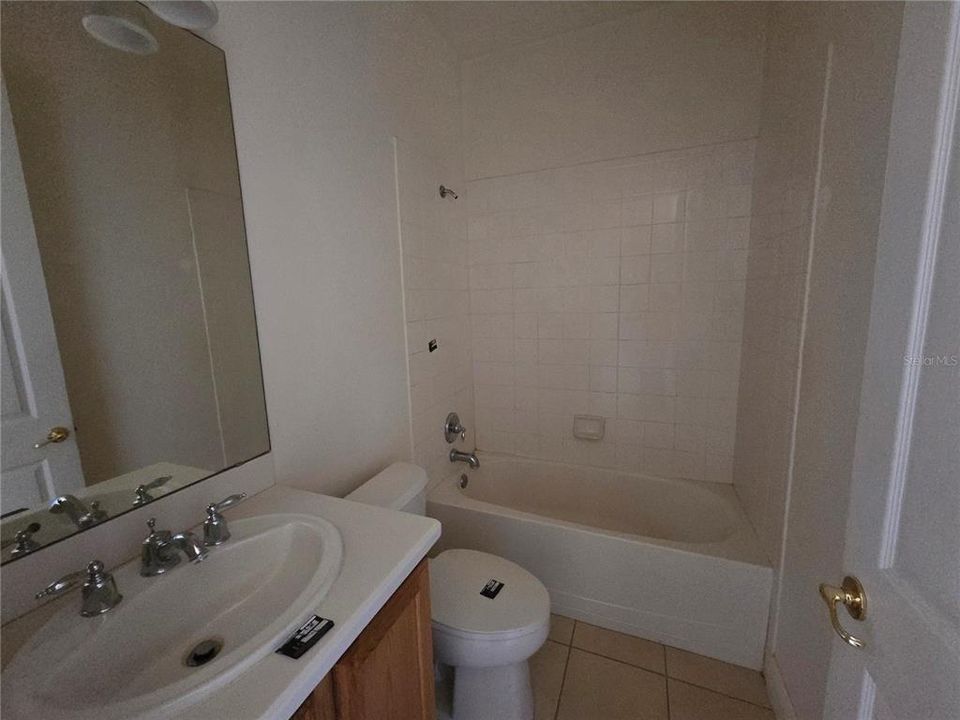 Active With Contract: $206,600 (2 beds, 2 baths, 1548 Square Feet)