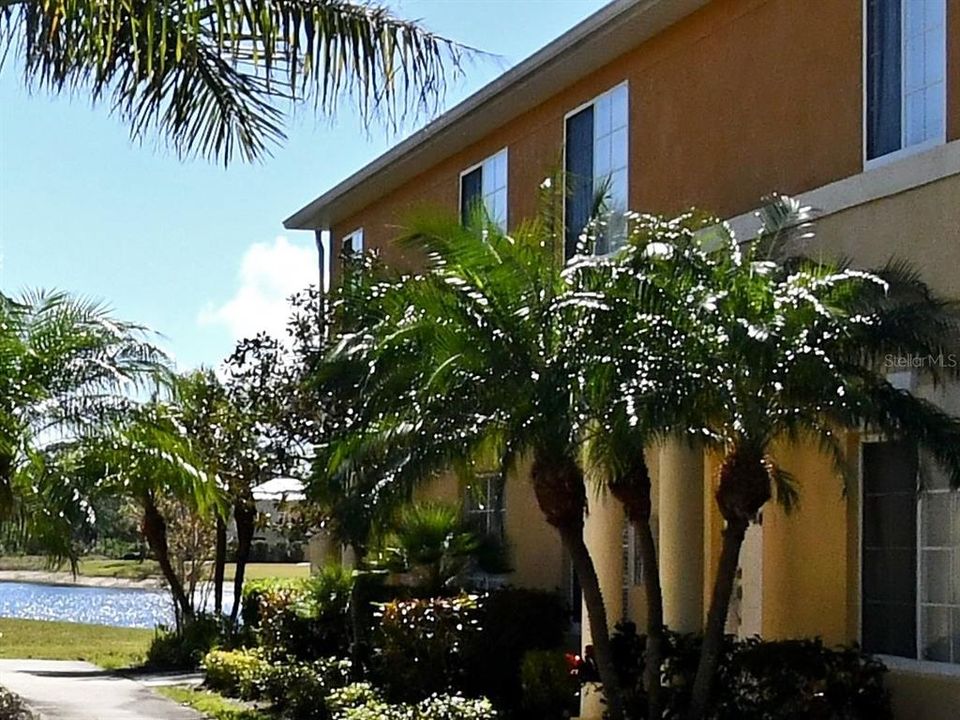 Activo con contrato: $235,000 (3 camas, 2 baños, 1302 Pies cuadrados)