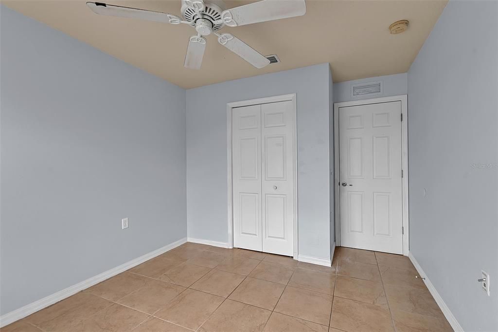 Activo con contrato: $235,000 (3 camas, 2 baños, 1302 Pies cuadrados)