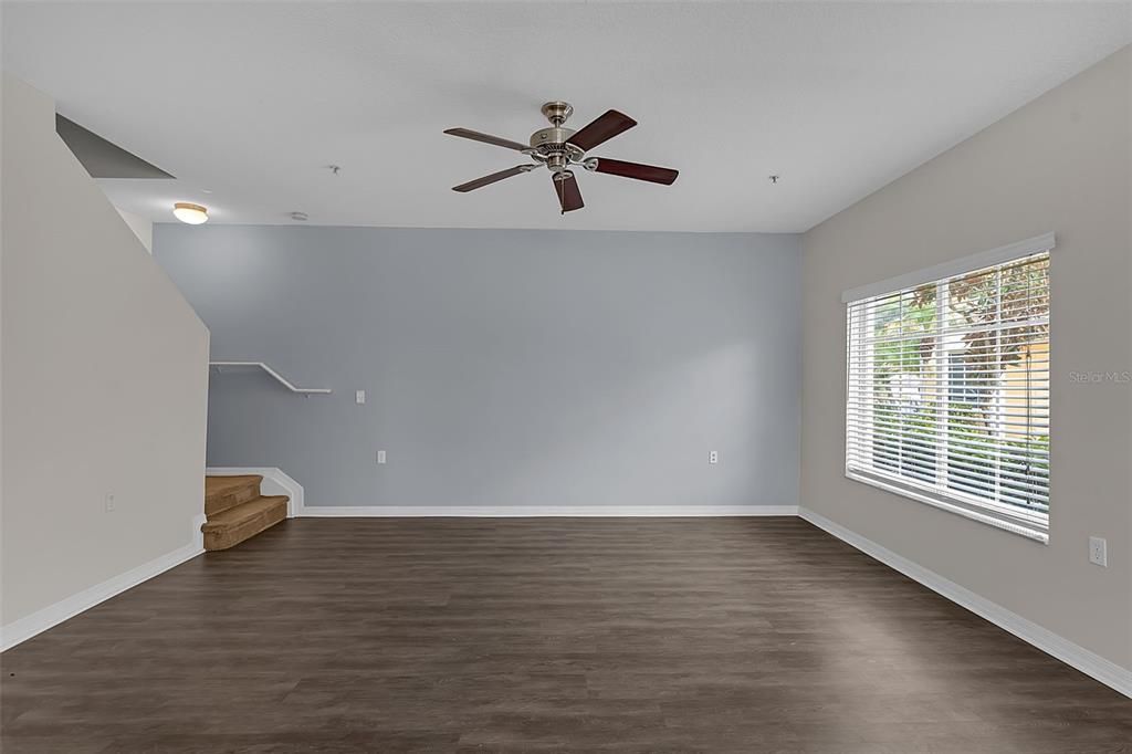 Activo con contrato: $235,000 (3 camas, 2 baños, 1302 Pies cuadrados)