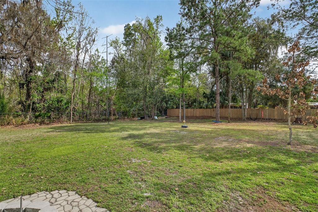 Active With Contract: $925,000 (6 beds, 5 baths, 4221 Square Feet)