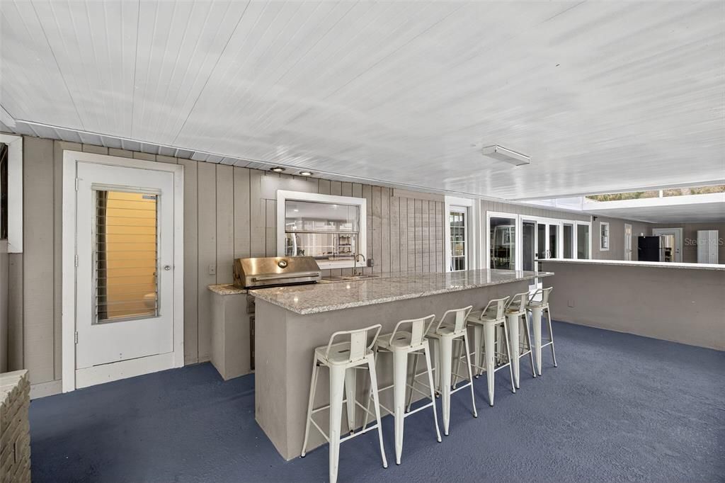 Active With Contract: $925,000 (6 beds, 5 baths, 4221 Square Feet)
