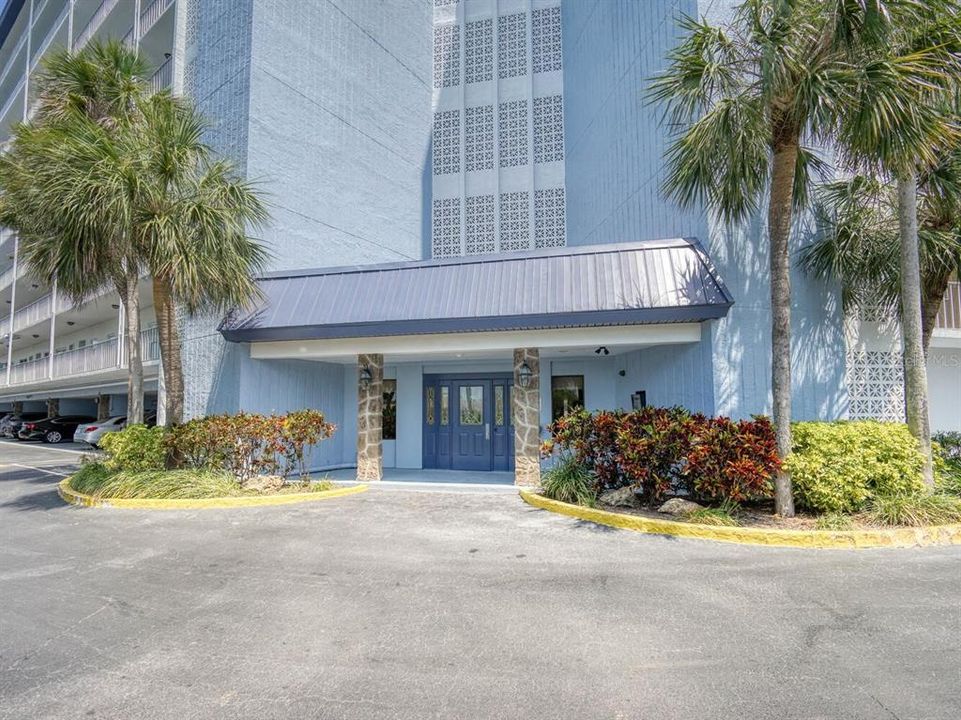 For Rent: $1,700 (2 beds, 2 baths, 1050 Square Feet)