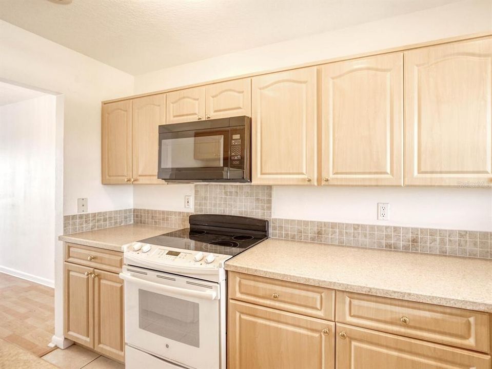 For Rent: $1,700 (2 beds, 2 baths, 1050 Square Feet)