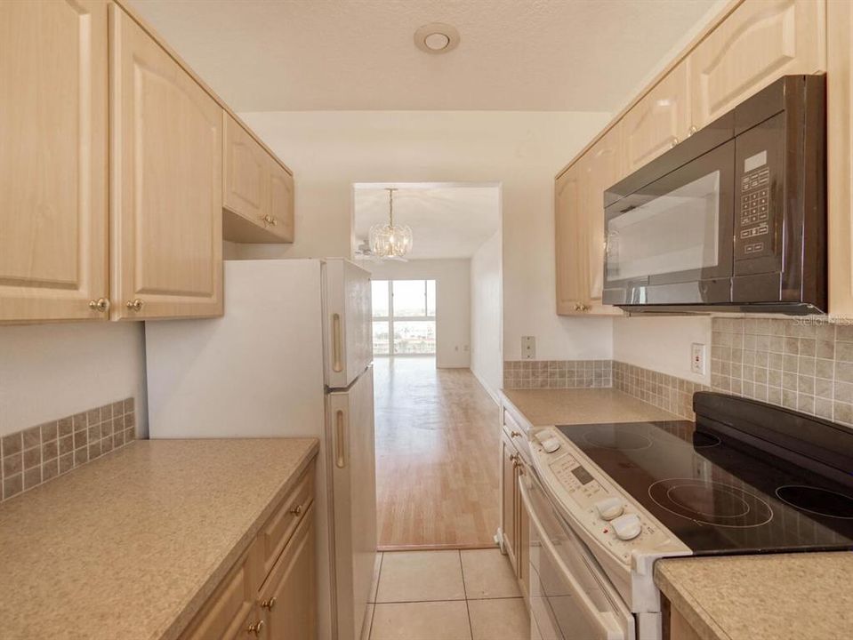 For Rent: $1,700 (2 beds, 2 baths, 1050 Square Feet)