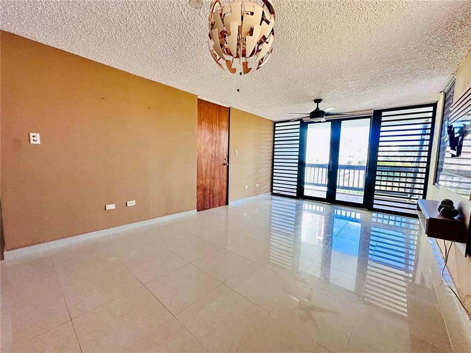 En Venta: $255,000 (3 camas, 2 baños, 1183 Pies cuadrados)