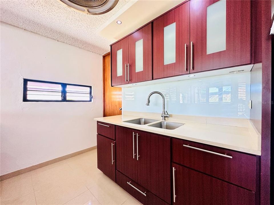 En Venta: $255,000 (3 camas, 2 baños, 1183 Pies cuadrados)