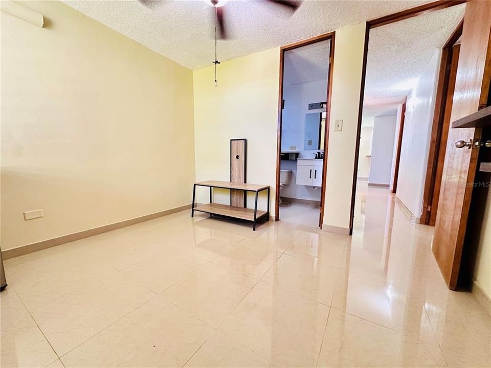 En Venta: $255,000 (3 camas, 2 baños, 1183 Pies cuadrados)
