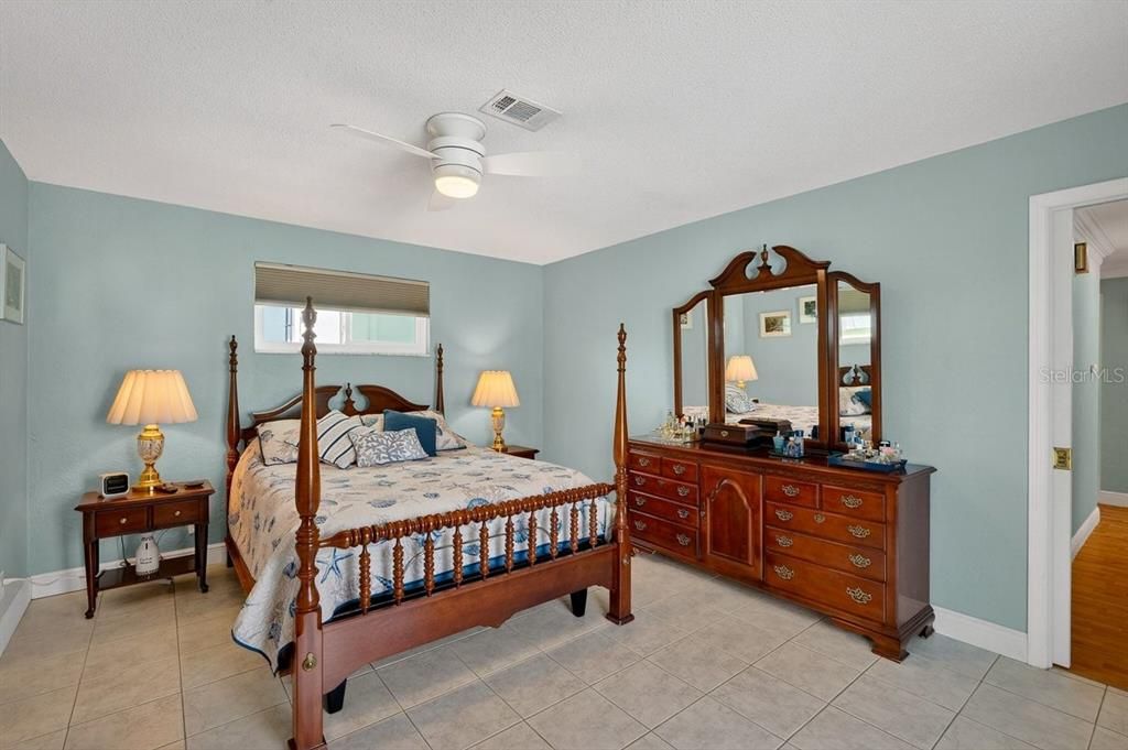 For Sale: $1,150,000 (3 beds, 2 baths, 1907 Square Feet)