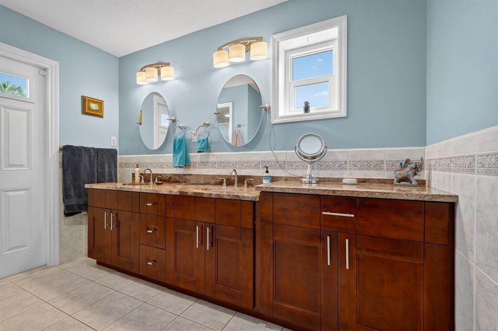 For Sale: $1,150,000 (3 beds, 2 baths, 1907 Square Feet)