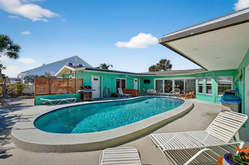 For Sale: $1,150,000 (3 beds, 2 baths, 1907 Square Feet)