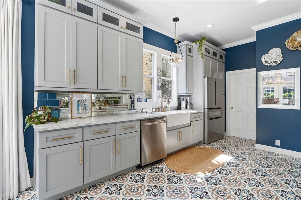 For Rent: $15,000 (4 beds, 3 baths, 3207 Square Feet)