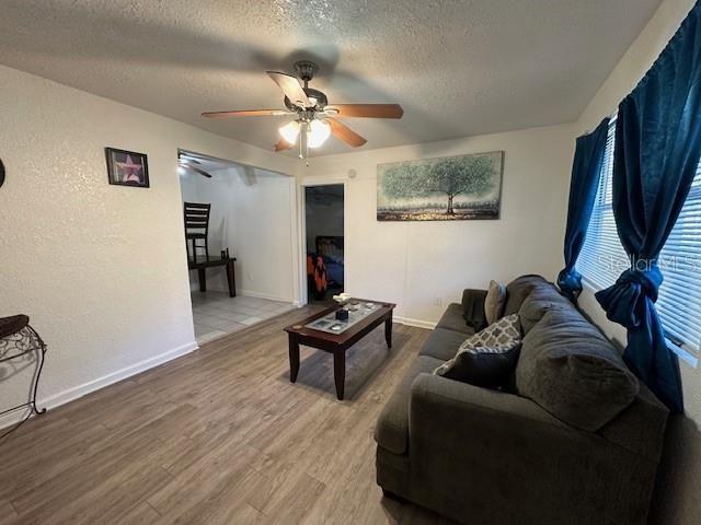 For Sale: $153,980 (4 beds, 2 baths, 1091 Square Feet)