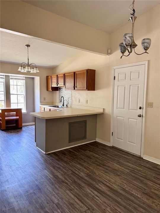 出租: $1,750 (2 贝兹, 2 浴室, 1102 平方英尺)