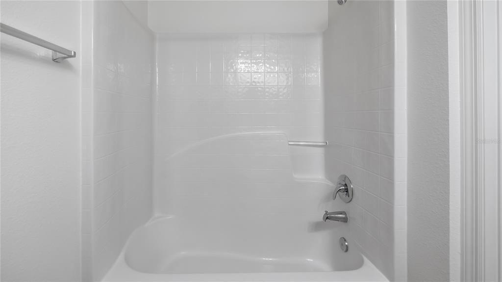 En Venta: $310,000 (4 camas, 2 baños, 1809 Pies cuadrados)