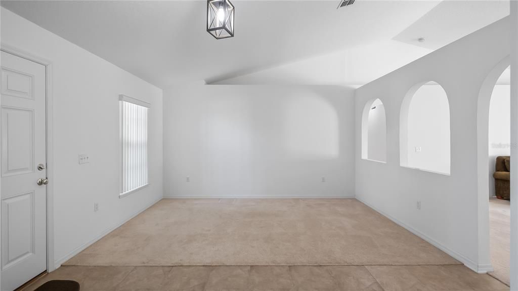 En Venta: $310,000 (4 camas, 2 baños, 1809 Pies cuadrados)