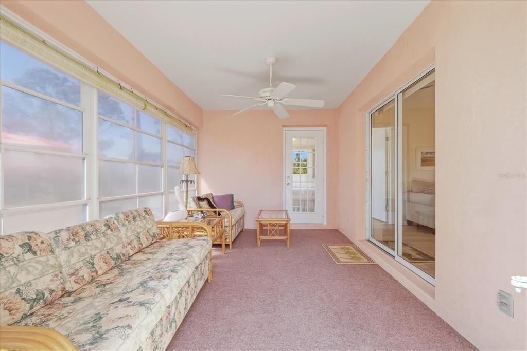 Active With Contract: $299,000 (2 beds, 2 baths, 988 Square Feet)
