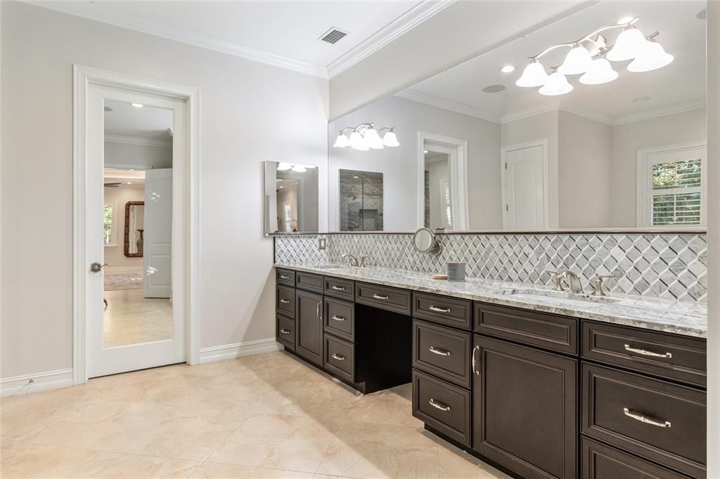 En Venta: $1,599,999 (4 camas, 3 baños, 2790 Pies cuadrados)