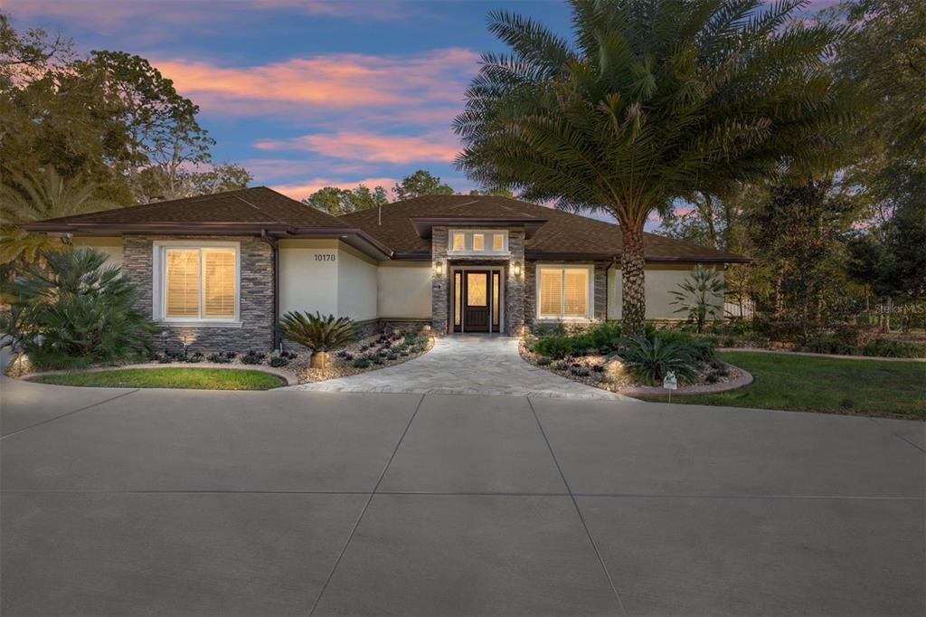 En Venta: $1,599,999 (4 camas, 3 baños, 2790 Pies cuadrados)