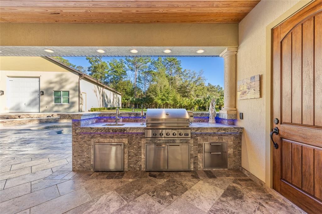En Venta: $1,599,999 (4 camas, 3 baños, 2790 Pies cuadrados)