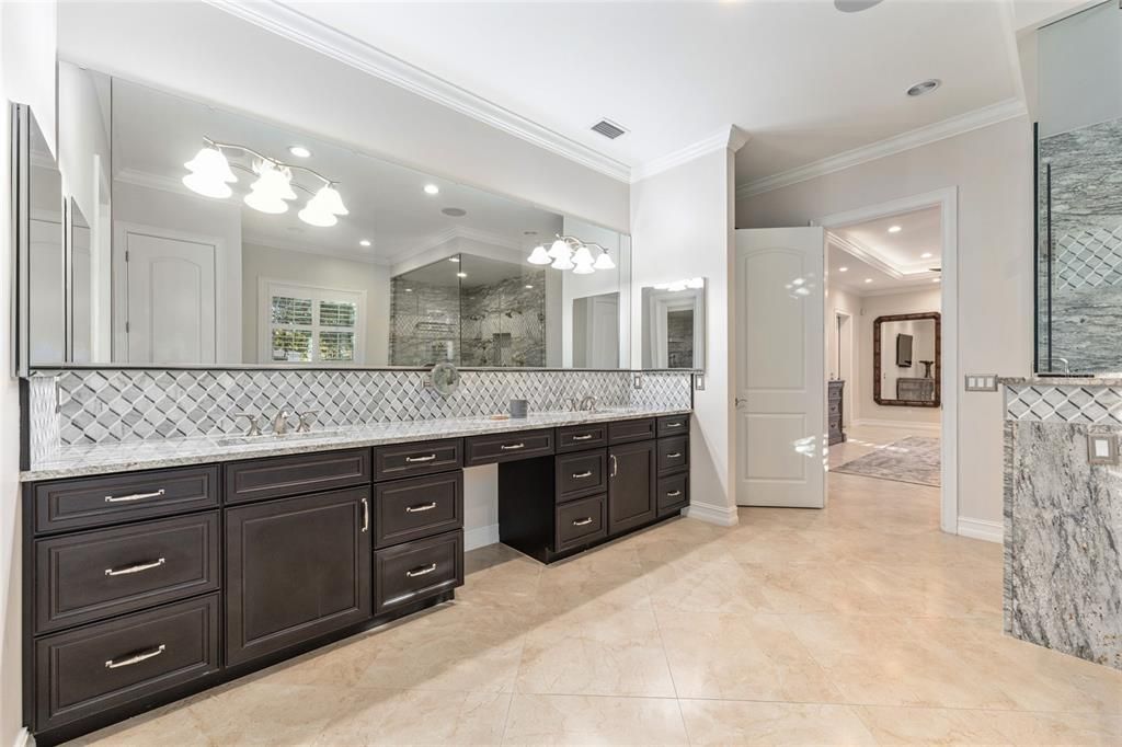 En Venta: $1,599,999 (4 camas, 3 baños, 2790 Pies cuadrados)