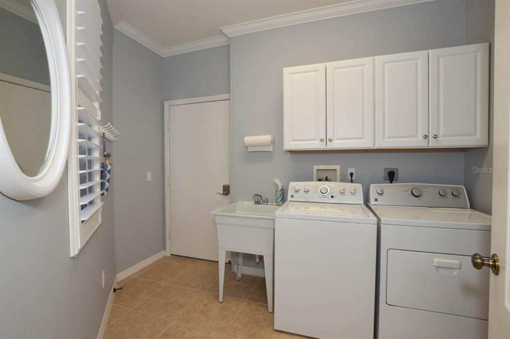 Activo con contrato: $295,000 (2 camas, 2 baños, 1800 Pies cuadrados)
