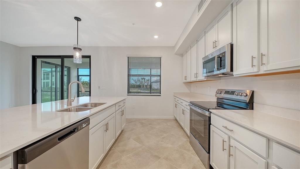 For Sale: $370,000 (3 beds, 2 baths, 1741 Square Feet)
