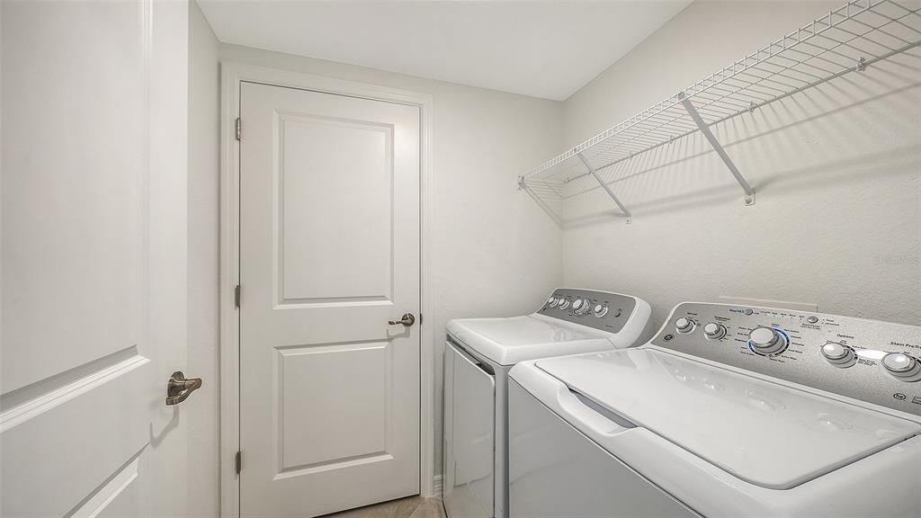 For Sale: $370,000 (3 beds, 2 baths, 1741 Square Feet)