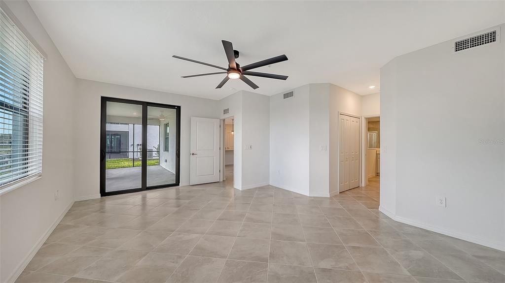 For Sale: $370,000 (3 beds, 2 baths, 1741 Square Feet)