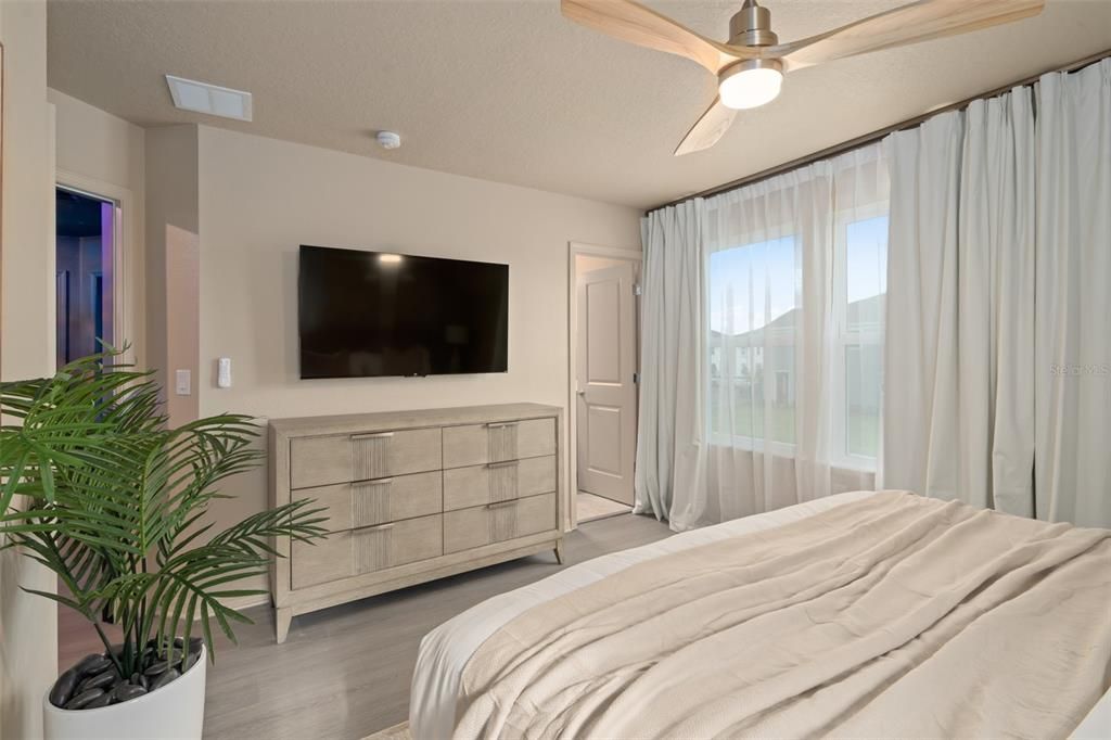 For Sale: $1,595,000 (10 beds, 8 baths, 4376 Square Feet)