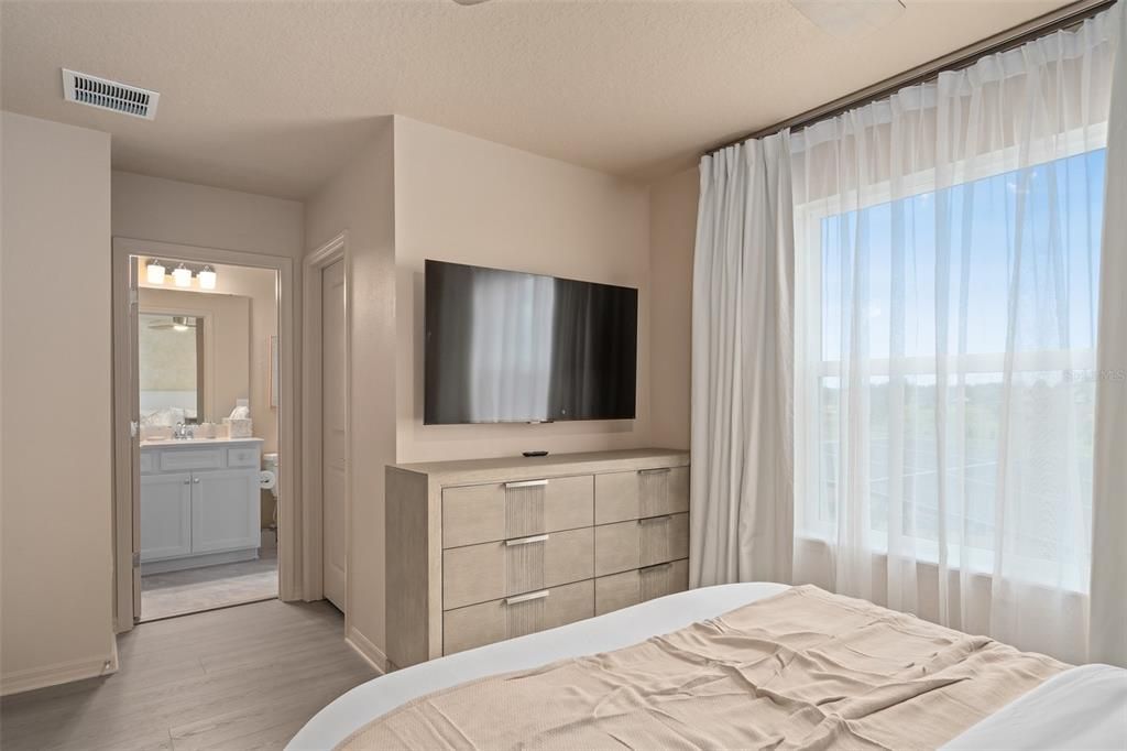 For Sale: $1,595,000 (10 beds, 8 baths, 4376 Square Feet)