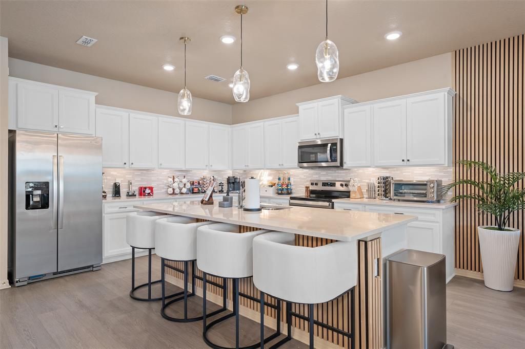 For Sale: $1,595,000 (10 beds, 8 baths, 4376 Square Feet)