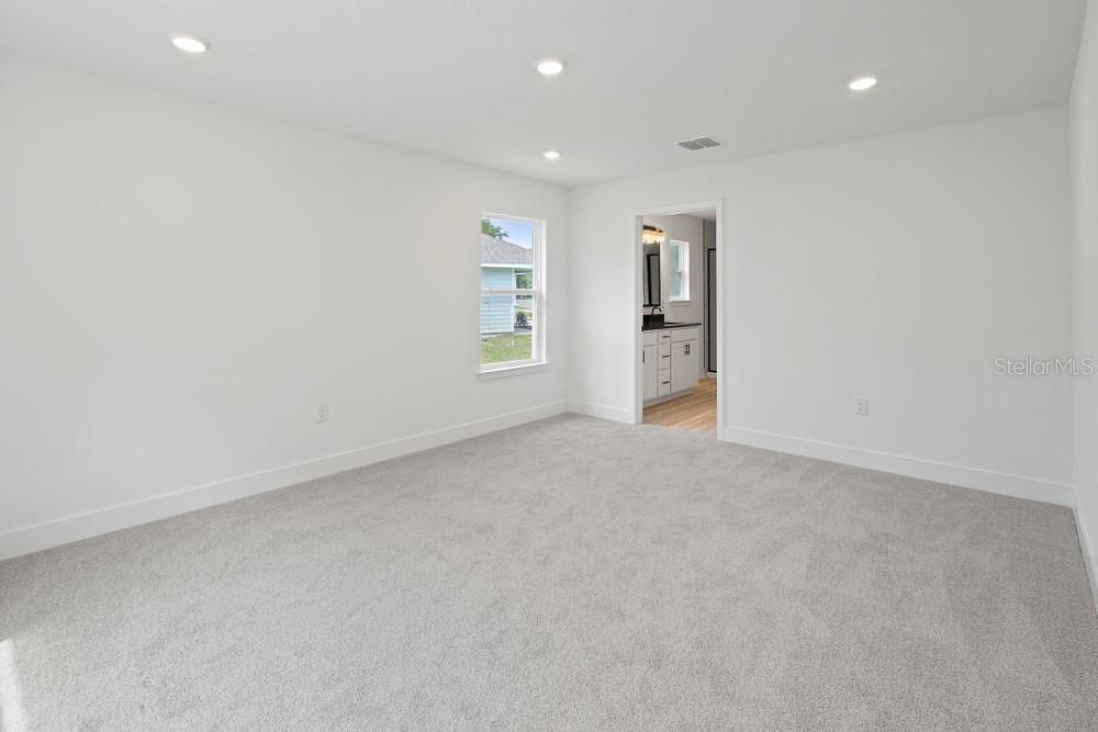 En Venta: $409,150 (4 camas, 3 baños, 2071 Pies cuadrados)