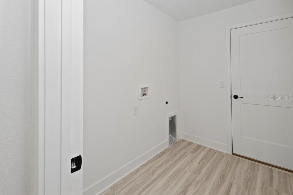 En Venta: $409,150 (4 camas, 3 baños, 2071 Pies cuadrados)