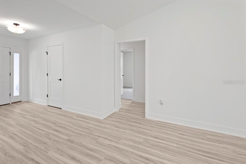 En Venta: $409,150 (4 camas, 3 baños, 2071 Pies cuadrados)