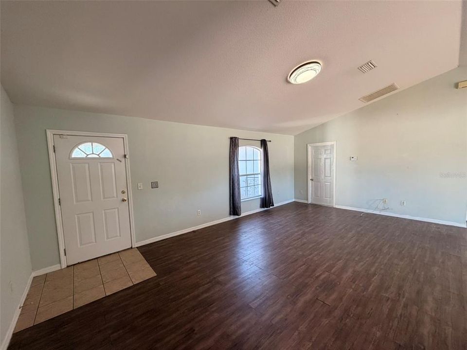 Active With Contract: $225,000 (3 beds, 2 baths, 1355 Square Feet)