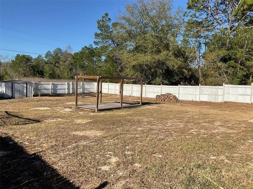Active With Contract: $225,000 (3 beds, 2 baths, 1355 Square Feet)