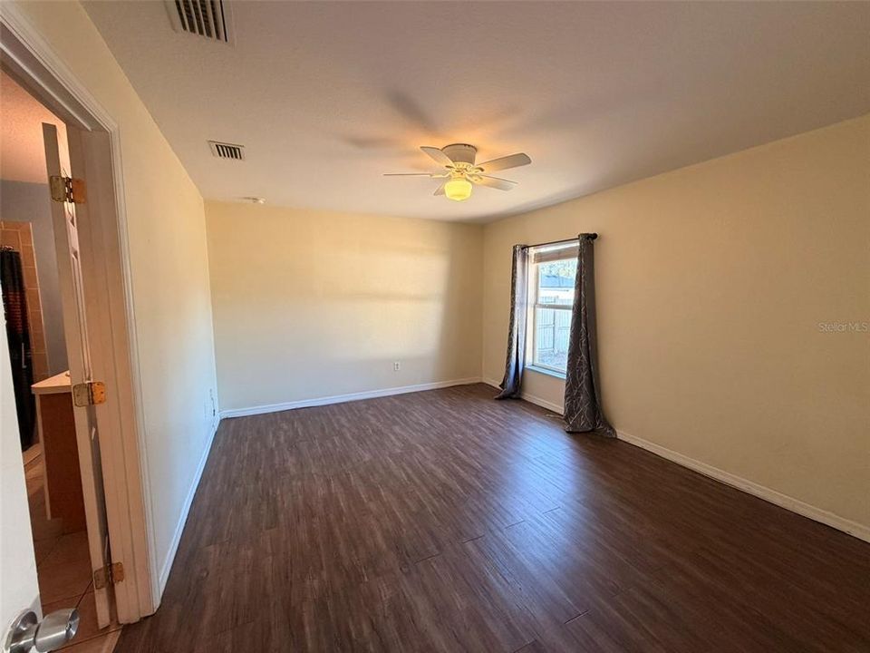 Active With Contract: $225,000 (3 beds, 2 baths, 1355 Square Feet)