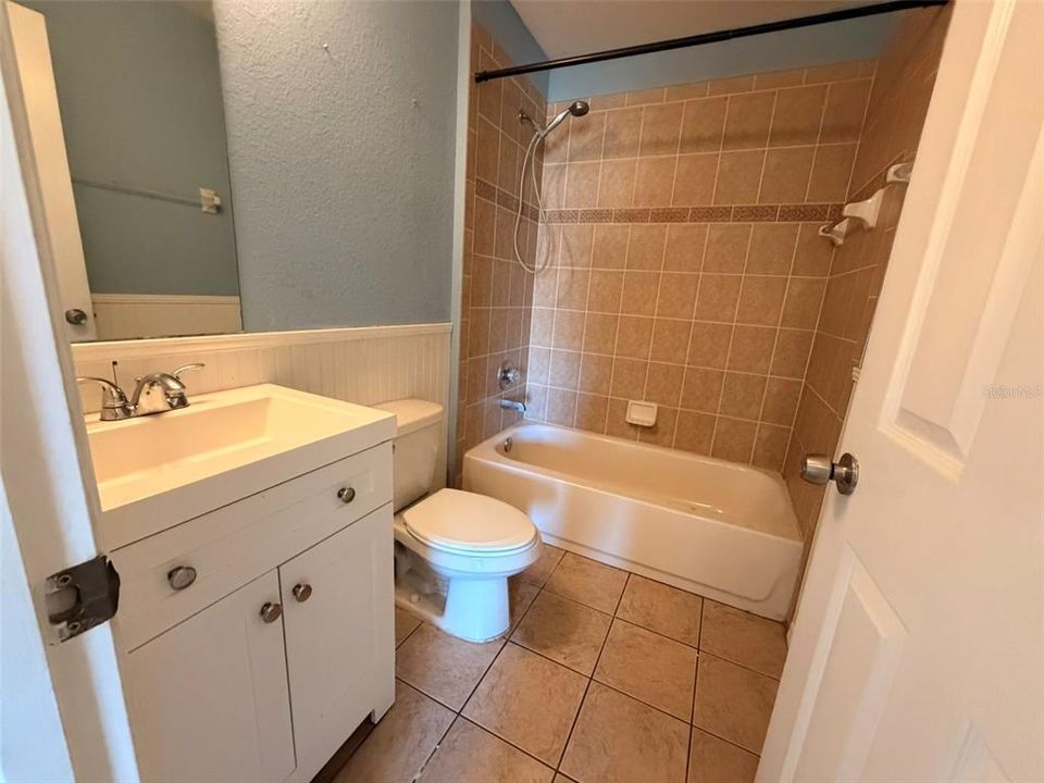 Active With Contract: $225,000 (3 beds, 2 baths, 1355 Square Feet)