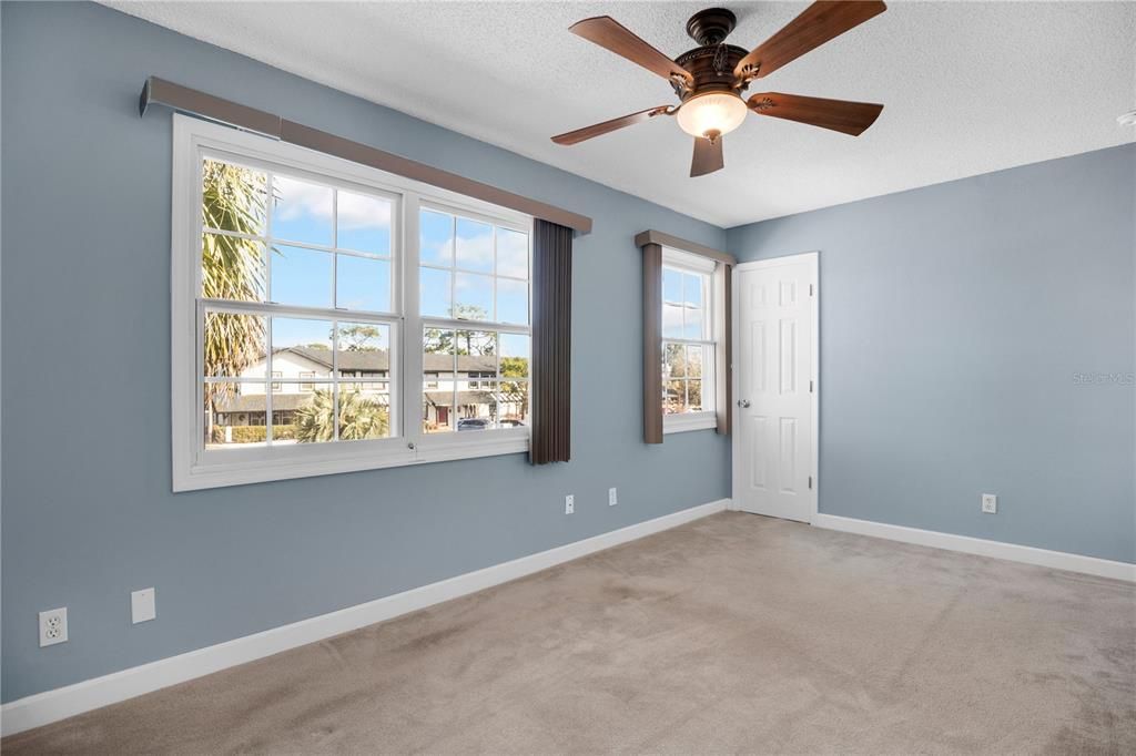 Active With Contract: $185,000 (3 beds, 1 baths, 1133 Square Feet)