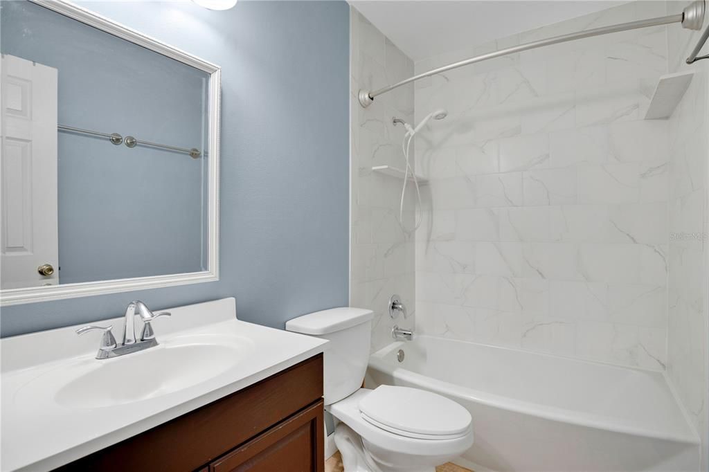 Active With Contract: $185,000 (3 beds, 1 baths, 1133 Square Feet)